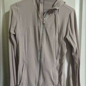 Lululemon size 8 Nulu jacket